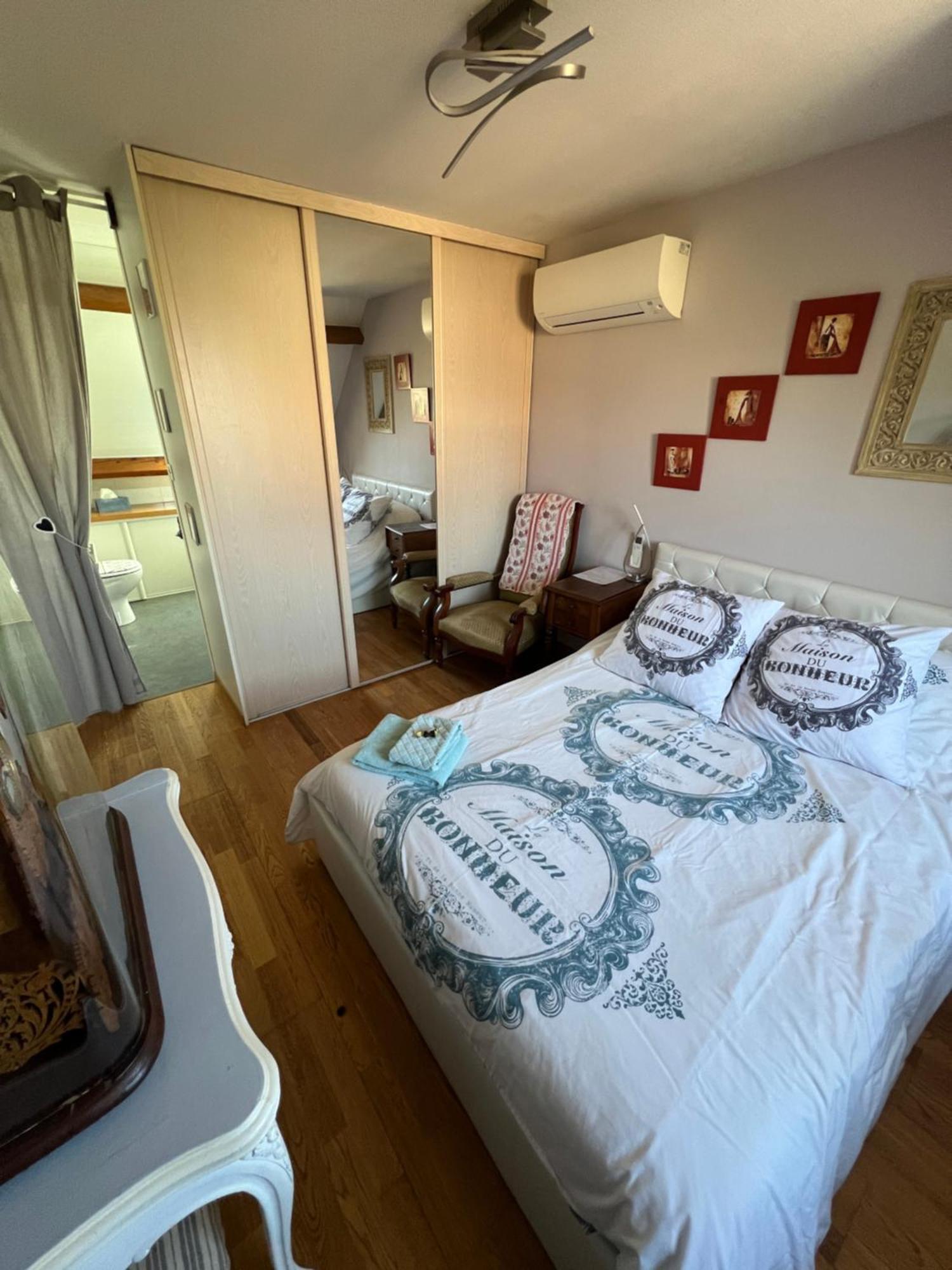 La Maison Du Bonheur Saintry-sur-Seine Ngoại thất bức ảnh